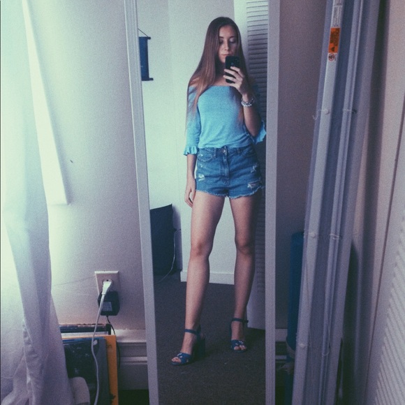 Meet your Posher, Julia - Picture 2 of 2